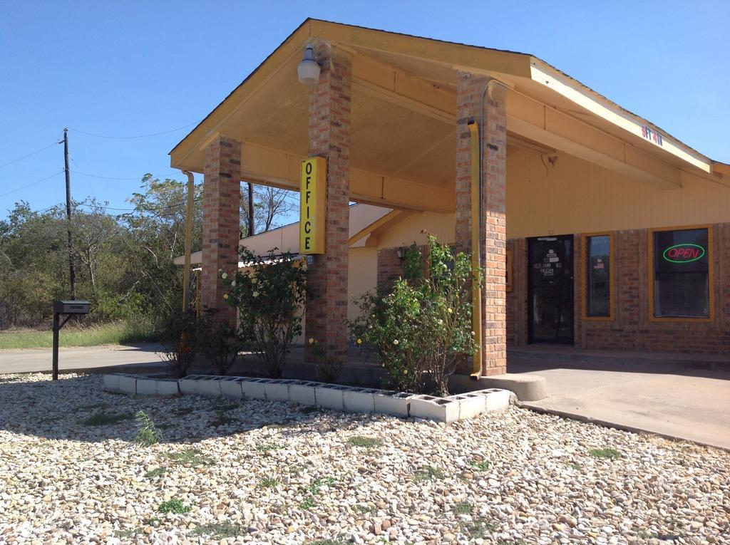 Westworld Country Inn Hubbard Esterno foto