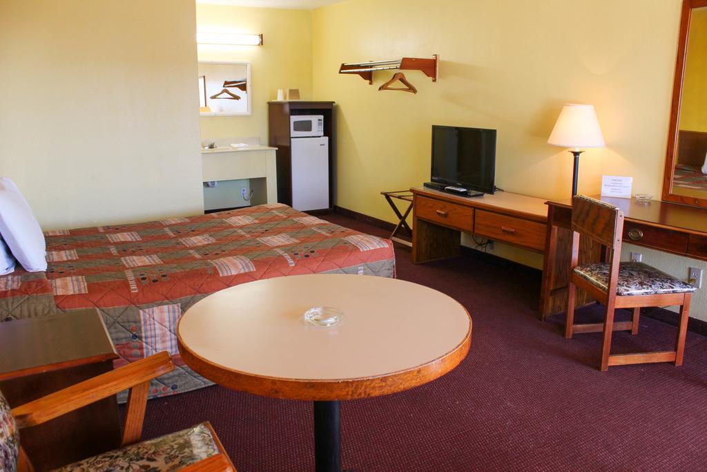 Westworld Country Inn Hubbard Esterno foto